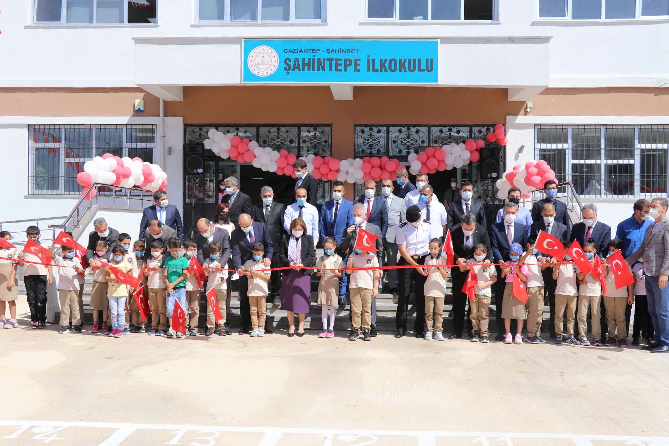 Gaziantep Valisi Davut Gül: Son 5 yılda 6 bin derslik yapıldı Gaziantep Valisi Davut Gül: Son 5 yılda 6 bin derslik yapıldı